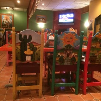 El Paso Mexican Restaurant - Back dining room - Mexican Near Me - Springfield, Virginia El Paso Mexican Restaurant - Back dining room - Mexican Near Me - Springfield, Virginia