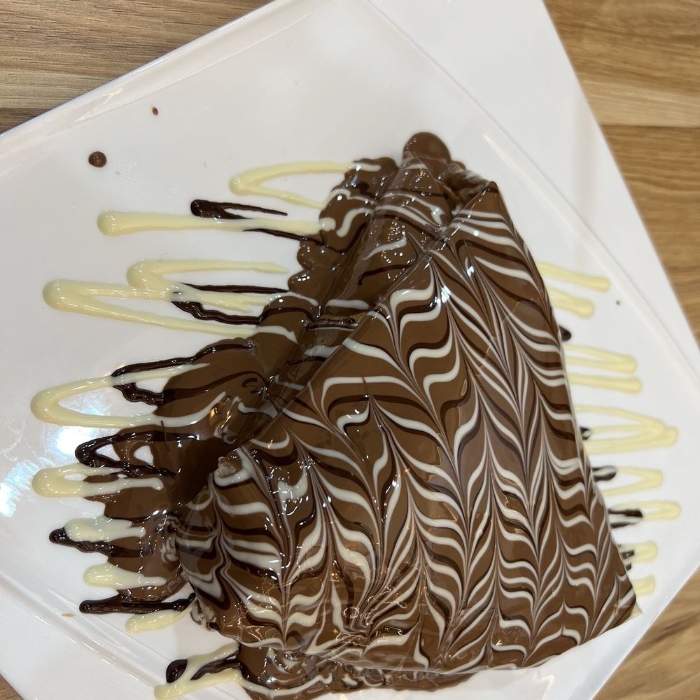 triple choco drizzle fruit crepe triple choco drizzle fruit crepe