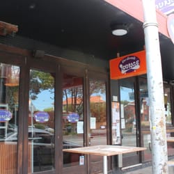 Elwood Lounge