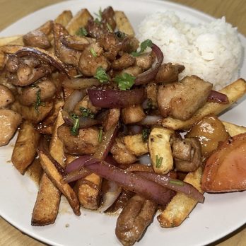 Asumare - Saltado de Pollo - Peruvian Near Me - San Fernando, California