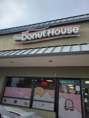 The Donut House by null
