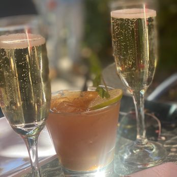 V Restaurant, Bistro & Bar - Champagne & Mai Tai - New American Near Me - Murphys, California V Restaurant, Bistro & Bar - Champagne & Mai Tai - New American Near Me - Murphys, California