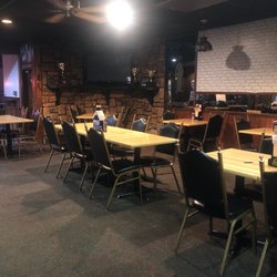 Figaro's Restaurant & Lounge - Classic Hole-in-the-wall. A fav.