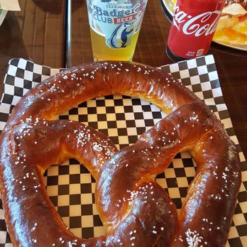 Hoozels at The Lakes - Pizza Near Me - Nekoosa, Wisconsin Hoozels at The Lakes - Pizza Near Me - Nekoosa, Wisconsin