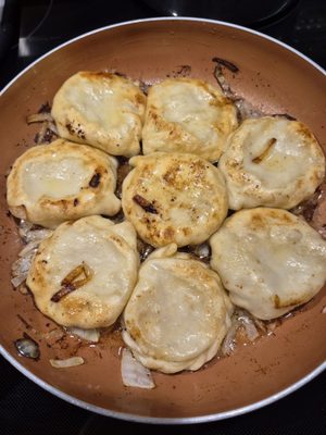 Dobre Pierogi by null