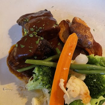Petit Robert Bistro - Beef Bourguignon - French Near Me - Boston, Massachusetts Petit Robert Bistro - Beef Bourguignon - French Near Me - Boston, Massachusetts