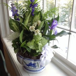 Wagland Flower Shop & Greenhse