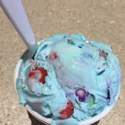 Neveria La Guadalupana - This Bubble Gum ice cream was perfect!!!