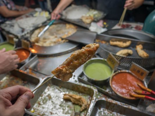 Huaxi Street Night Market by null