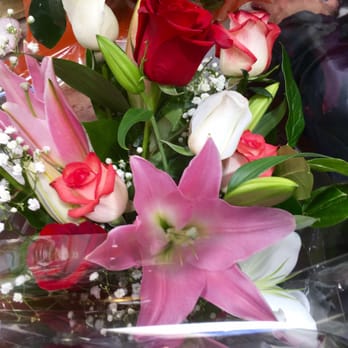 Blooming Vase - Beautiful custom bouquet for my daughters graduation. - Florists Near Me - Burlingame, California Blooming Vase - Beautiful custom bouquet for my daughters graduation. - Florists Near Me - Burlingame, California