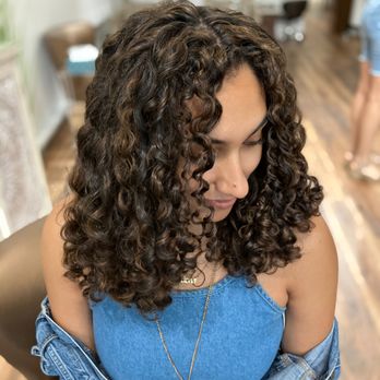 Chelsea Rae Salon Miami - Hair Salons Near Me - Miami, Florida Chelsea Rae Salon Miami - Hair Salons Near Me - Miami, Florida