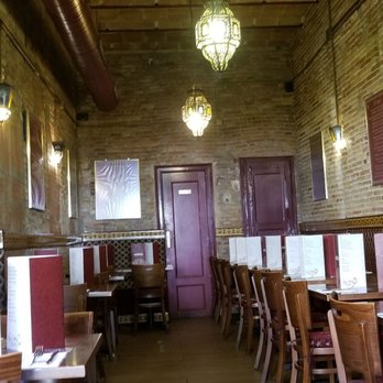 Fenicia - The pleasant, clean dining room - Lebanese Near Me - Barcelona, B