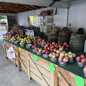 The Red Apple - Outside - Bakeries Near Me - Murphys, California