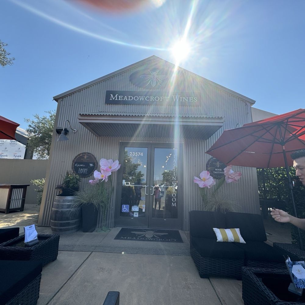 Meadowcroft Wines - Outdoor seating - Wineries Near Me - Sonoma, California Meadowcroft Wines - Outdoor seating - Wineries Near Me - Sonoma, California