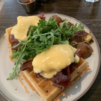 Le Petit Belge - Blackstone Eggs Benedict - Breakfast & Brunch Near Me - Vancouver, British Columbia