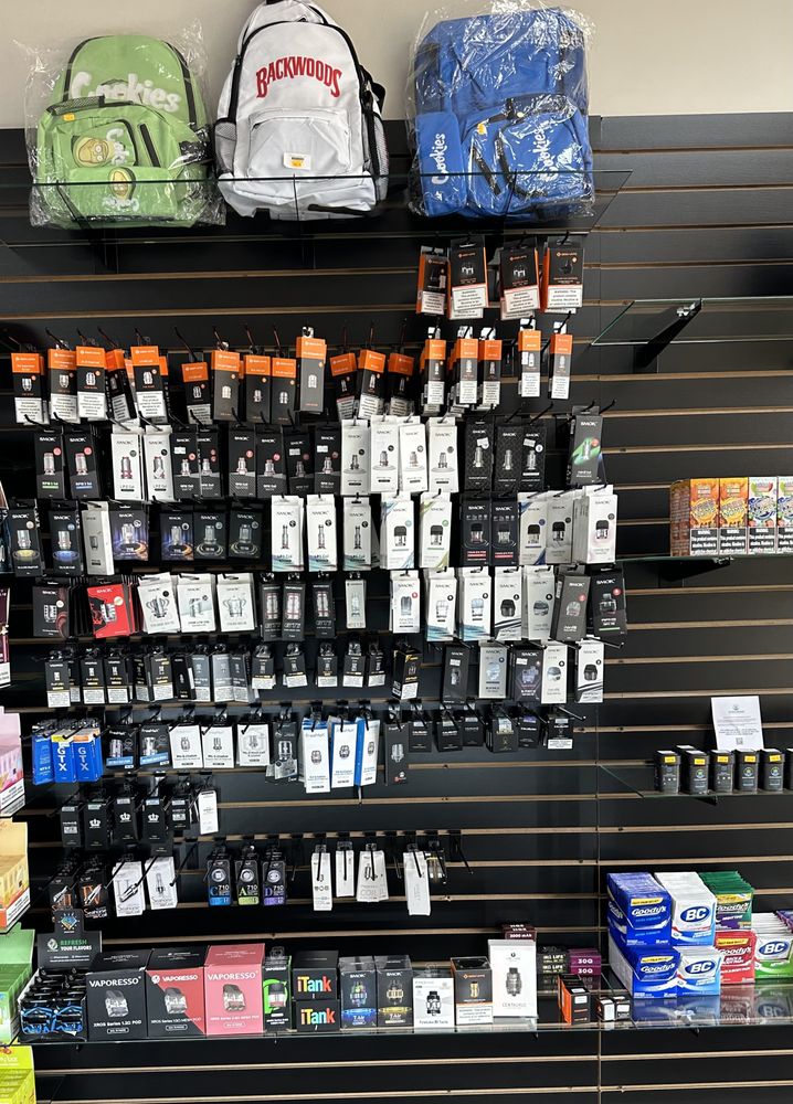 SMOKE SHOP Updated August 2024 13 Photos 12556 Kingston Pke