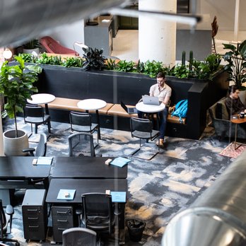 Common Desk - West End - Shared Office Spaces Near Me - Dallas, Texas Common Desk - West End - Shared Office Spaces Near Me - Dallas, Texas