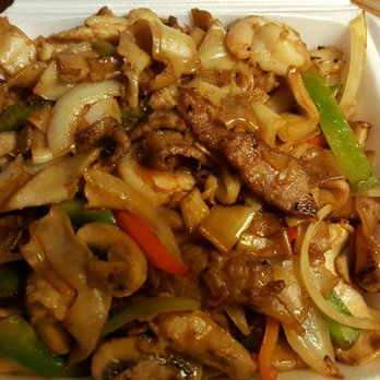 New Rice Bowl Express - If you are a wide noodle fan, the House Chow Fun is very good! - Chinese Near Me - Carmichael, California