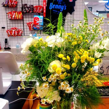 Benny's Brown Bag - Counter - 8/31/2024 - Sandwiches Near Me - Peekskill, New York