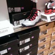 nike factory outlet jordan landing