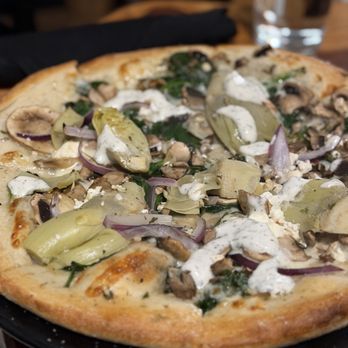 Julia's Vegetarian Restaurant - California Pizza - Vegetarian Near Me - Pacific Grove, California