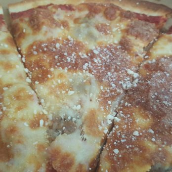Pizza Cucina - I forgot to take a pic of their gluten free pizza when we ordered it. So here it is cold but it's still delicious! - Pizza Near Me - Oswego, Illinois