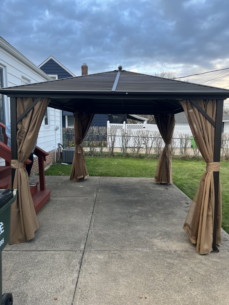 Slide of The Handy Dude