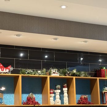 SpringHill Suites by Marriott Woodbridge - Christmas decorations - Venues & Event Spaces Near Me - Woodbridge, New Jersey SpringHill Suites by Marriott Woodbridge - Christmas decorations - Venues & Event Spaces Near Me - Woodbridge, New Jersey