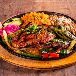 Ojos Locos Sports Cantina - Almeda - Carne Asada sizzle plate