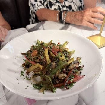 Lady R Bistro - Vegan Fajitas - New American Near Me - Menifee, California Lady R Bistro - Vegan Fajitas - New American Near Me - Menifee, California