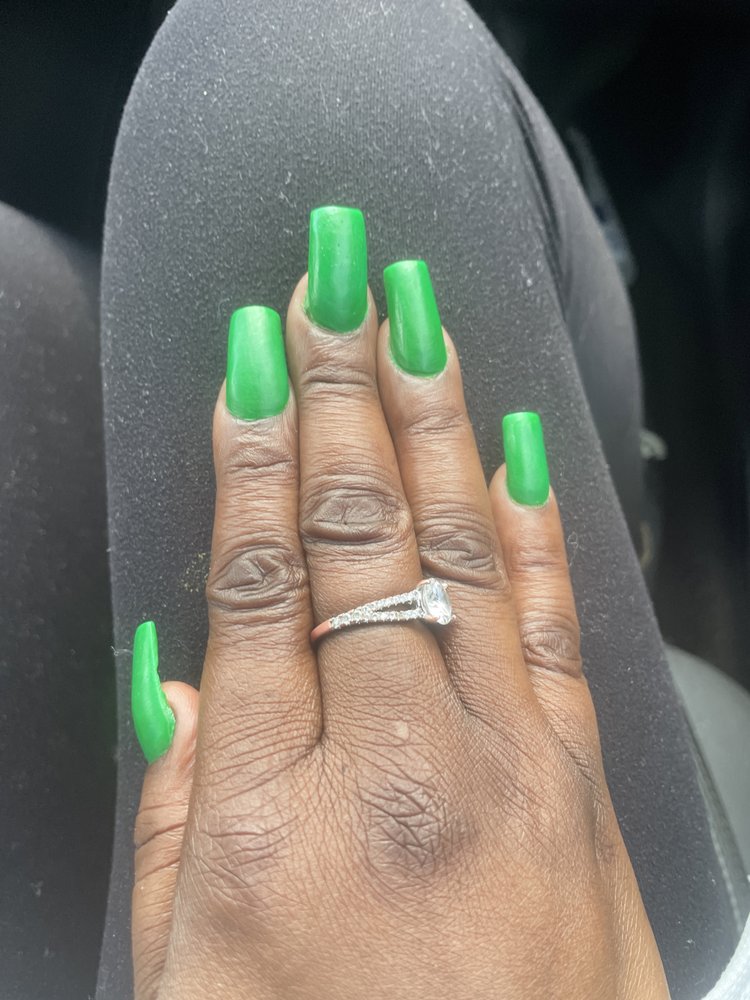 DIAMOND NAILS Updated June 2024 1622 Town Sq SW, Cullman, Alabama Nail Salons Phone