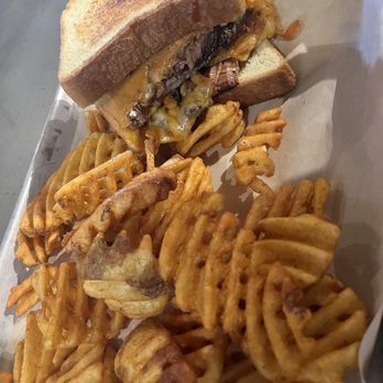 Craft by Smoke & Fire - Pasadena - Brisket Grilled Cheese with Waffle Fries - Barbeque Near Me - Pasadena, California Craft by Smoke & Fire - Pasadena - Brisket Grilled Cheese with Waffle Fries - Barbeque Near Me - Pasadena, California