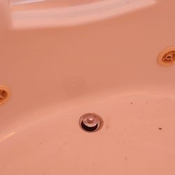 Melika's Supreme Cleaning - The jets had hair,powder bubble bath and not cleaned for a long time.