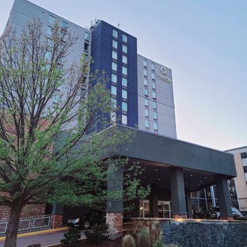 DoubleTree by Hilton Hotel Chattanooga Downtown - Entrance of the doubletree... - Hotels Near Me - Chattanooga, Tennessee DoubleTree by Hilton Hotel Chattanooga Downtown - Entrance of the doubletree... - Hotels Near Me - Chattanooga, Tennessee