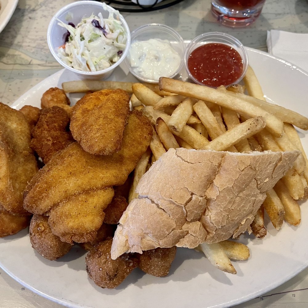 Margaritaville Restaurant - Combination Platter - New American Near Me - Biloxi, Mississippi