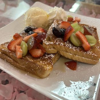 Sweet Memes - Austin - "Honey toast". If you know honey toast, this is not it - Desserts Near Me - Austin, Texas