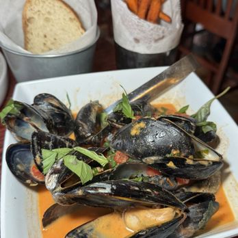Arugula Bistro & Bar - Mediterranean Near Me - West Hartford, Connecticut