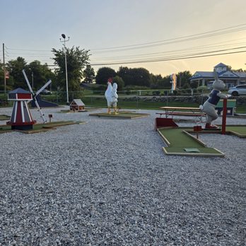 Red Rooster Drive-In - Burgers Near Me - Brewster, New York