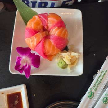 WAVE Asian Bistro & Sushi - Spicy Krab Donut - Japanese Near Me - Mount Dora, Florida WAVE Asian Bistro & Sushi - Spicy Krab Donut - Japanese Near Me - Mount Dora, Florida
