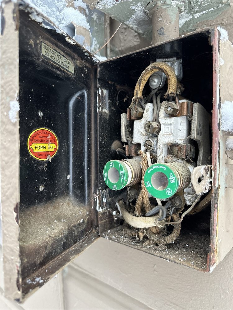 Slide of Crestline Electric