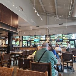 Rooster's Wood-fired Kitchen Ballantyne - Inside view
