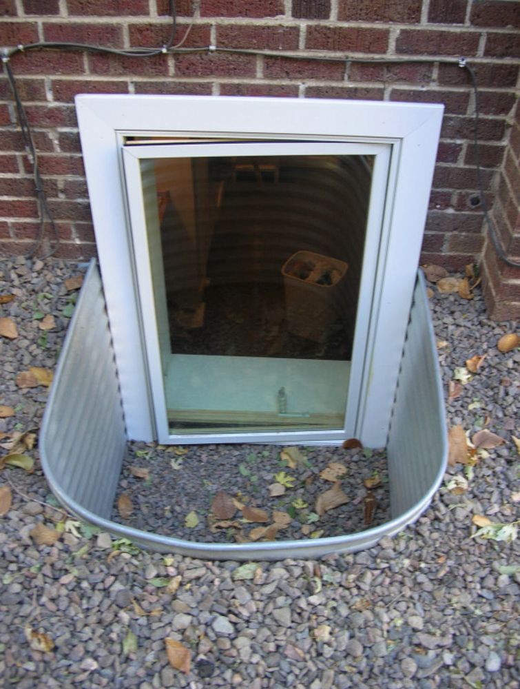 LIONS GATE DOOR’S & PATIO Updated September 2024 89 Livia Herman Way, Barrie, Ontario Door