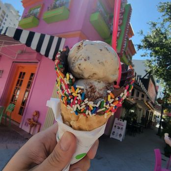 Sloan's - Clematis St. - Ice Cream & Frozen Yogurt Near Me - West Palm Beach, Florida