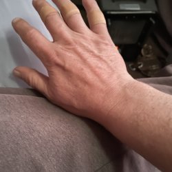 Sun N Sand Motel - Other hand as reference