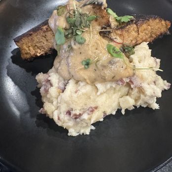 RANGE kitchen & tap - Mom's Meatloaf - New American Near Me - Roseville, California RANGE kitchen & tap - Mom's Meatloaf - New American Near Me - Roseville, California