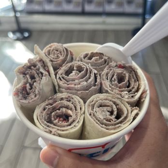 ICICLES - Oreo Blast Ice Cream Rolls - Ice Cream & Frozen Yogurt Near Me - San Mateo, California