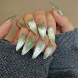 Nailed It Nails - Cat Eye (green)
