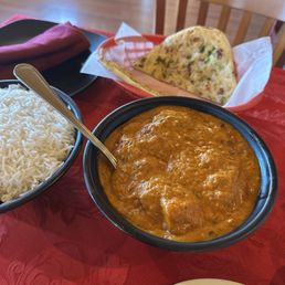 Butter chicken & garlic naan