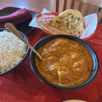 Everest Chilli Pepper - Butter chicken & garlic naan - Himalayan/Nepalese Near Me - Roseville, California