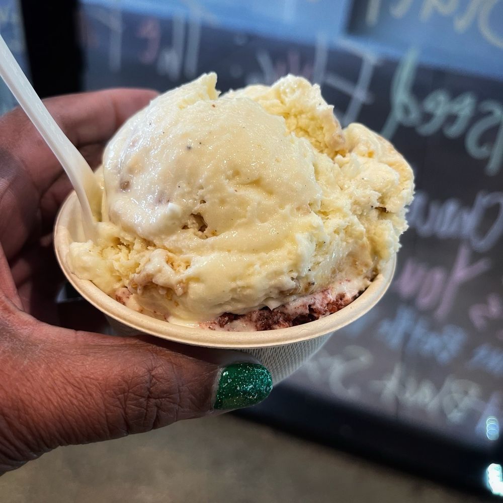 Humphry Slocombe Pruneyard - Secret Breakfast scoop - Ice Cream & Frozen Yogurt Near Me - Campbell, California Humphry Slocombe Pruneyard - Secret Breakfast scoop - Ice Cream & Frozen Yogurt Near Me - Campbell, California